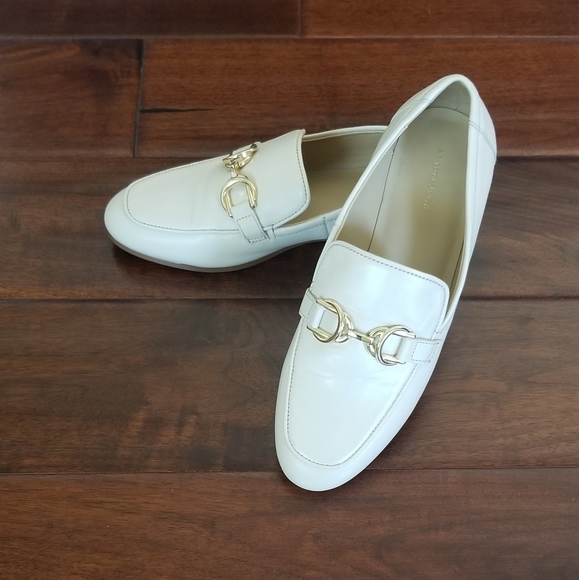 ANN TAYLOR Chain Bit Leather Loafers - Pearl Shadow Cream - Size 6 - Picture 8 of 8